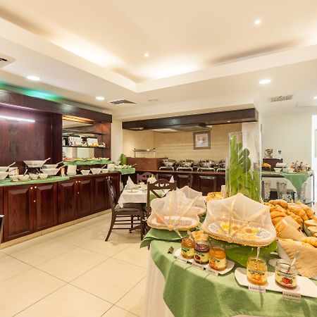 Courtyard Hotel Rosebank Johannesburg Esterno foto