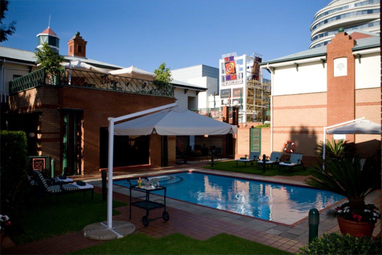Courtyard Hotel Rosebank Johannesburg Esterno foto