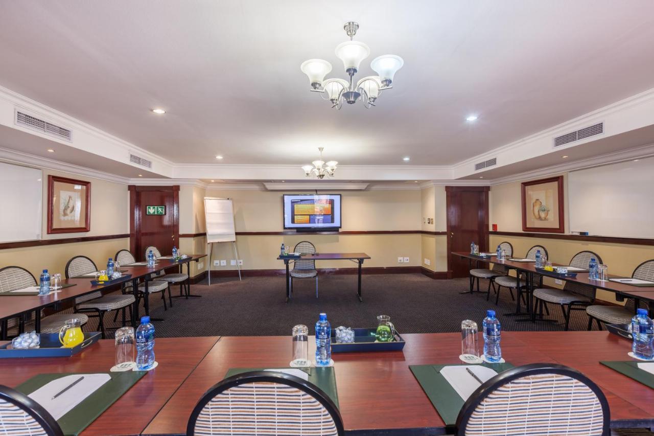 Courtyard Hotel Rosebank Johannesburg Esterno foto