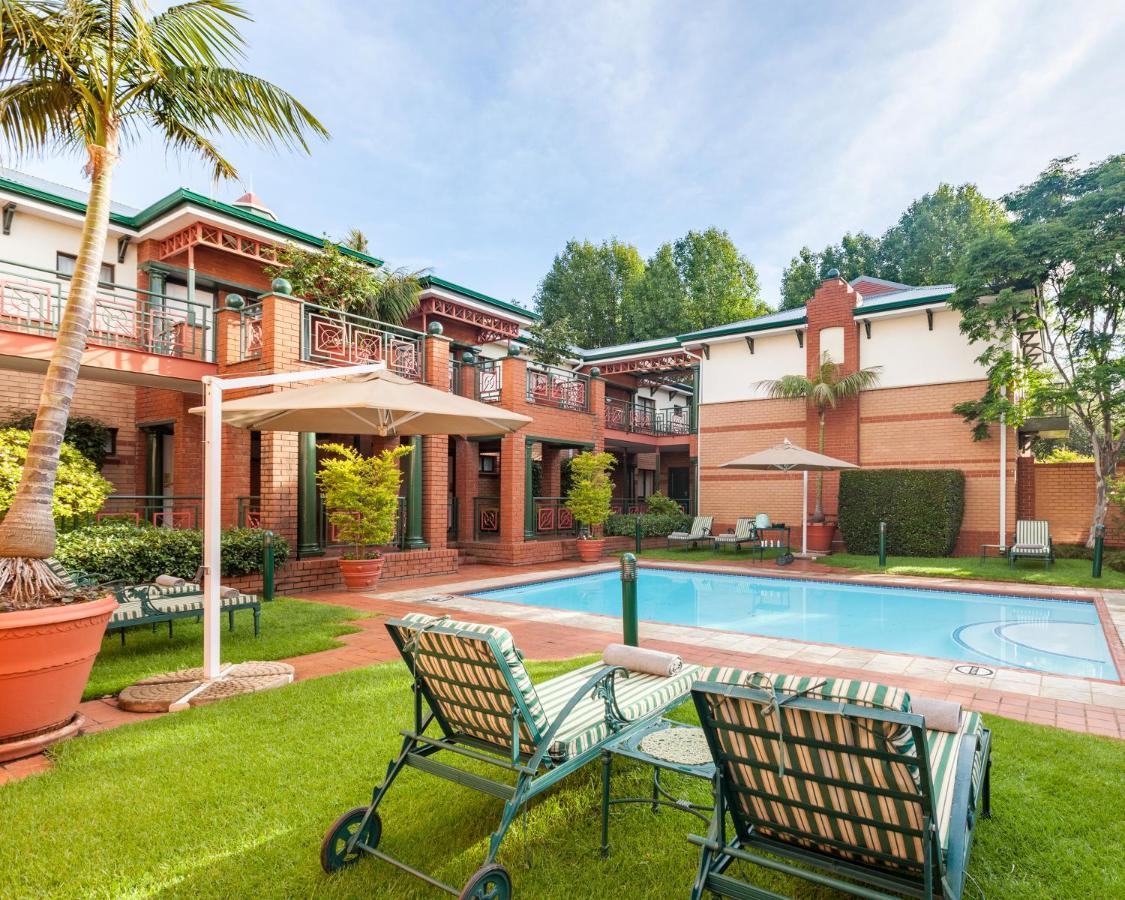 Courtyard Hotel Rosebank Johannesburg Esterno foto