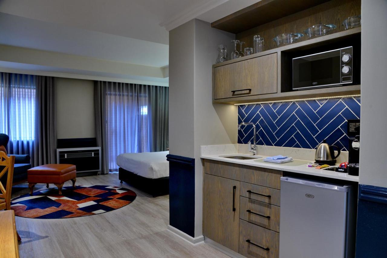 Courtyard Hotel Rosebank Johannesburg Esterno foto