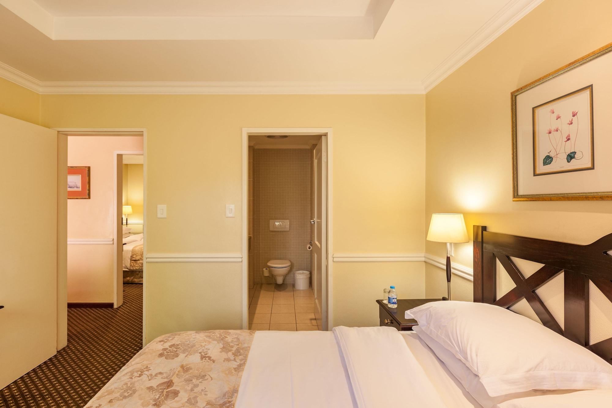 Courtyard Hotel Rosebank Johannesburg Esterno foto