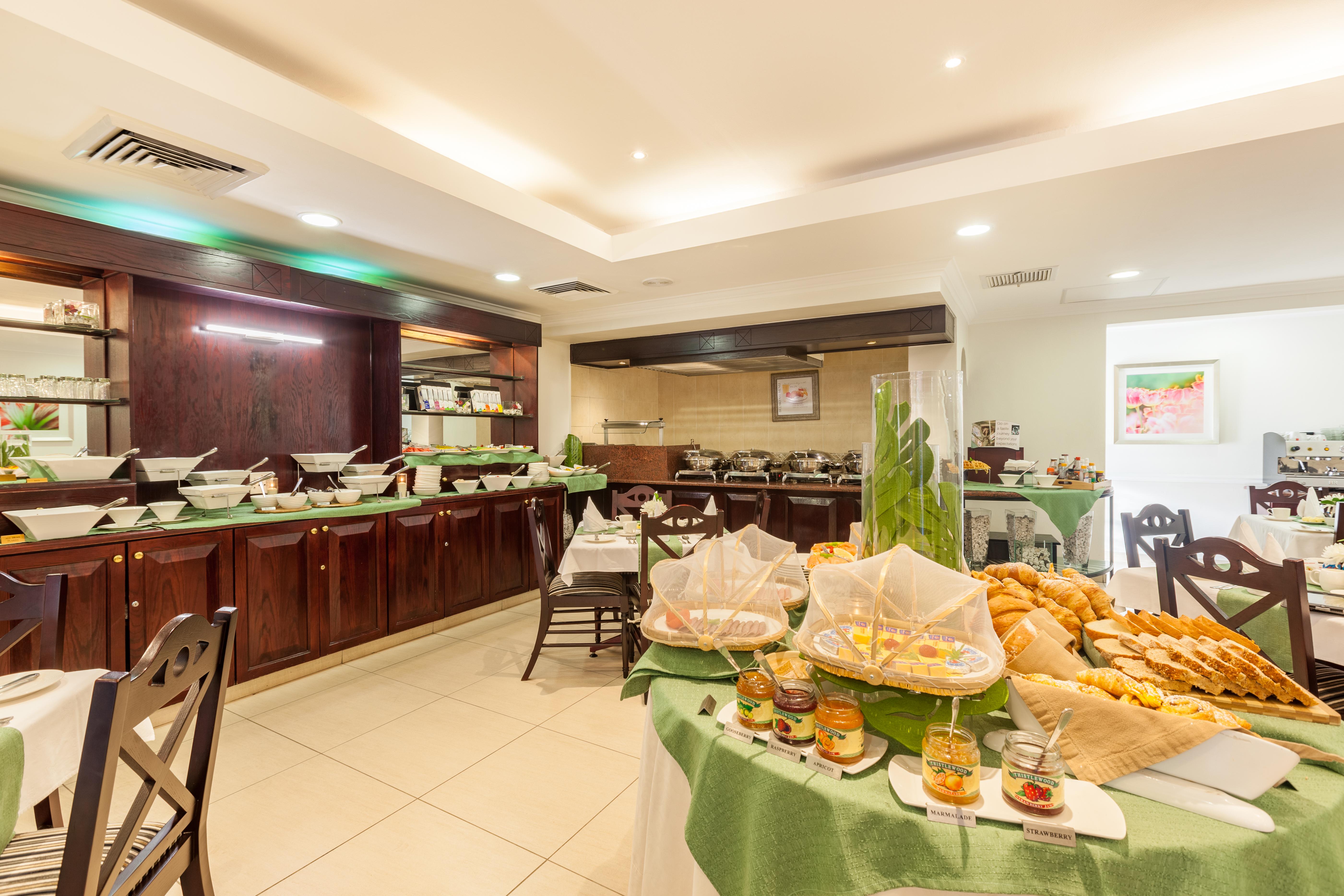 Courtyard Hotel Rosebank Johannesburg Esterno foto