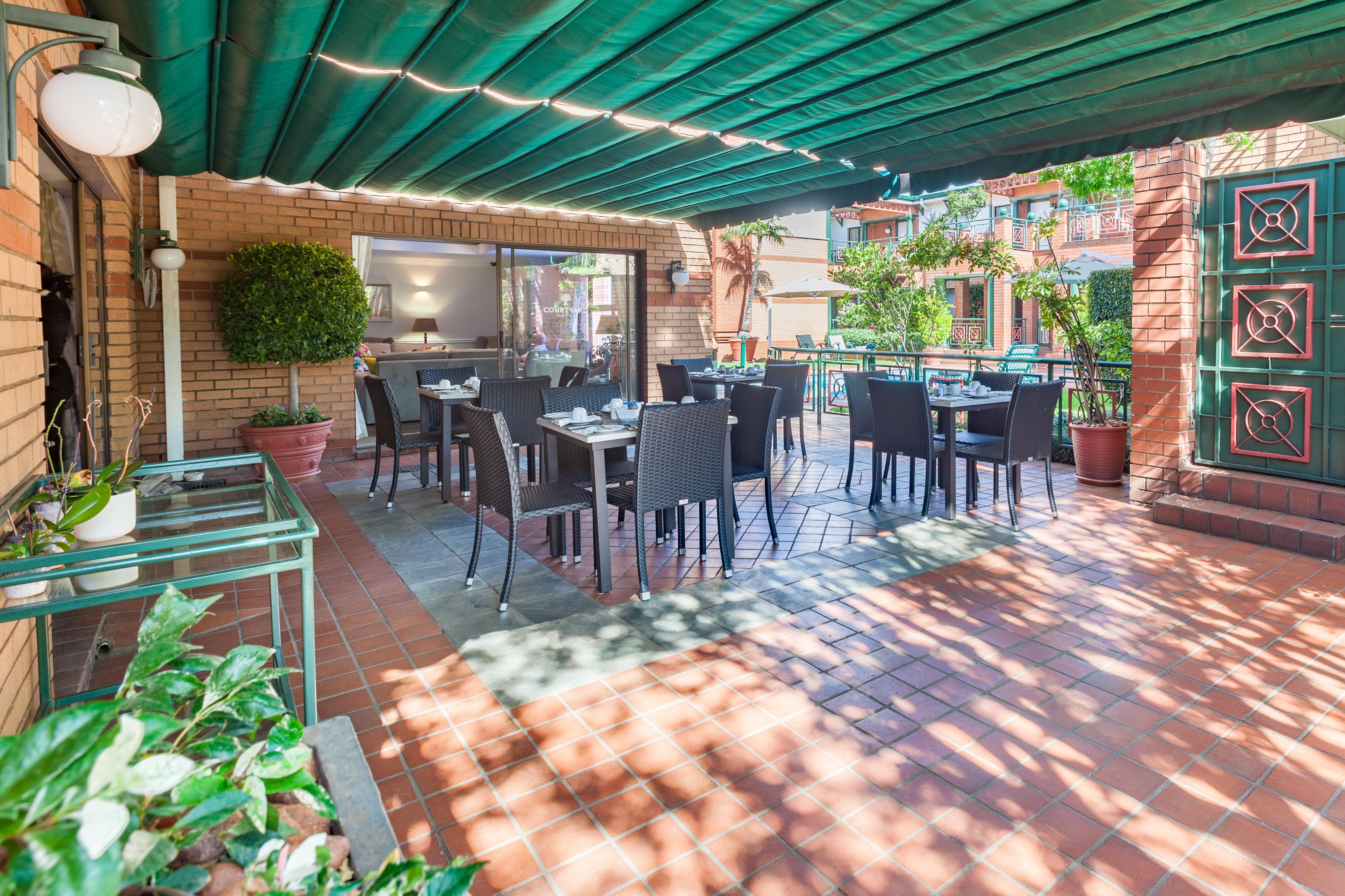 Courtyard Hotel Rosebank Johannesburg Esterno foto