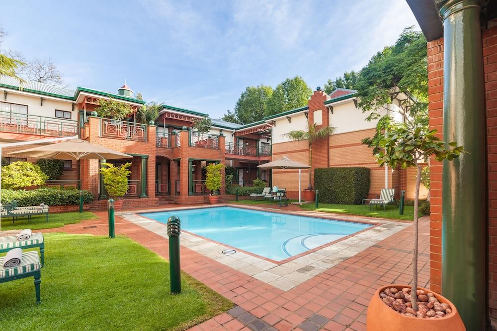 Courtyard Hotel Rosebank Johannesburg Esterno foto