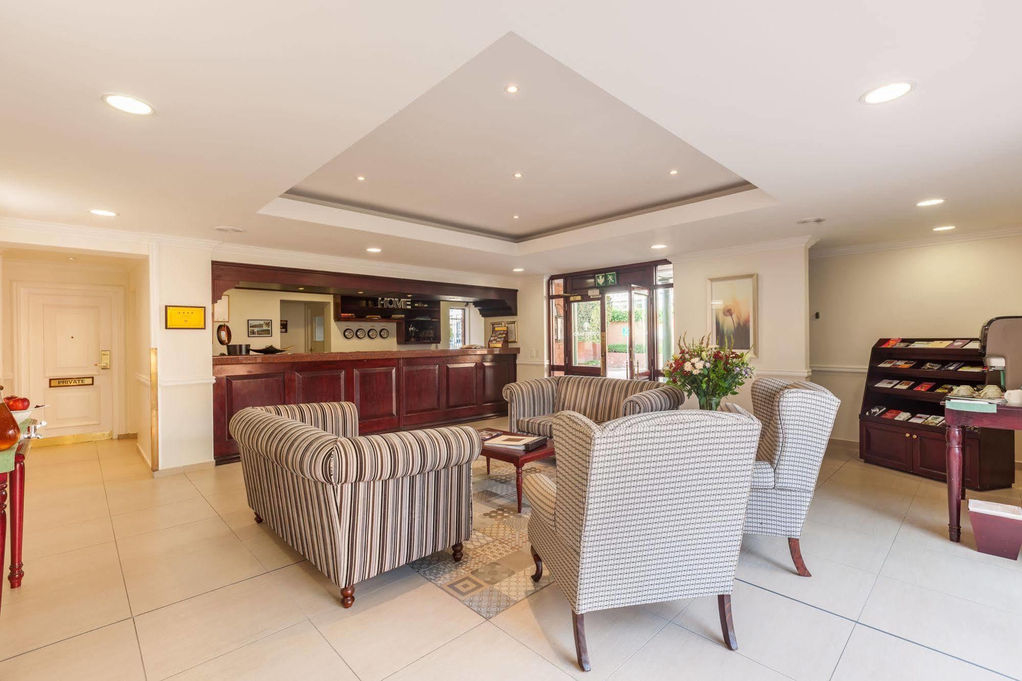 Courtyard Hotel Rosebank Johannesburg Esterno foto